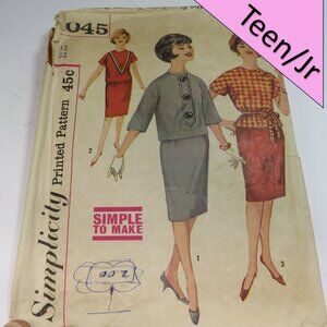 Simplicity 4045 skirt w soft pleats, kimono top, elbow length sleeve Size 12